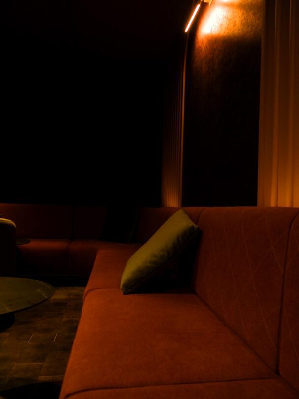 Banquette Subterra audio lounge